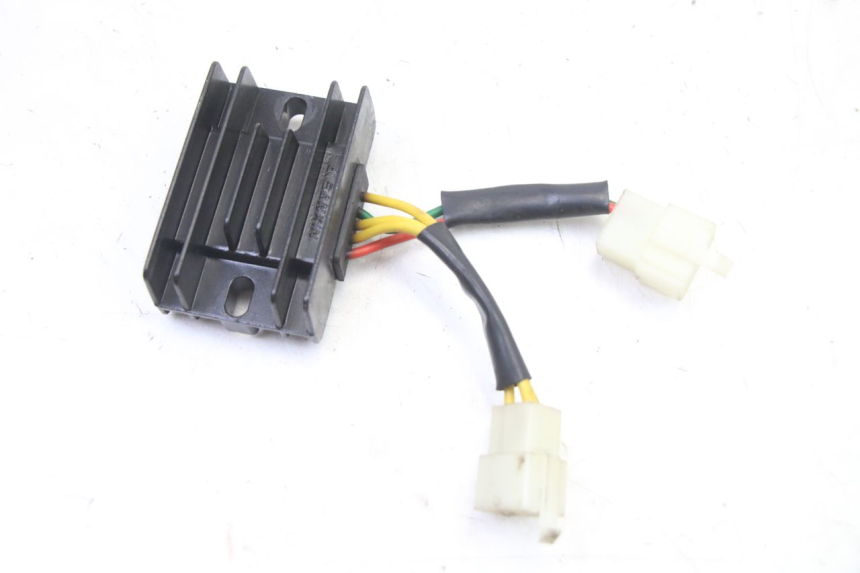 photo de RÉGULATEUR DE CHARGE PEUGEOT KISBEE 4T 50 (2018 - 2022) - Zoom état d’usage