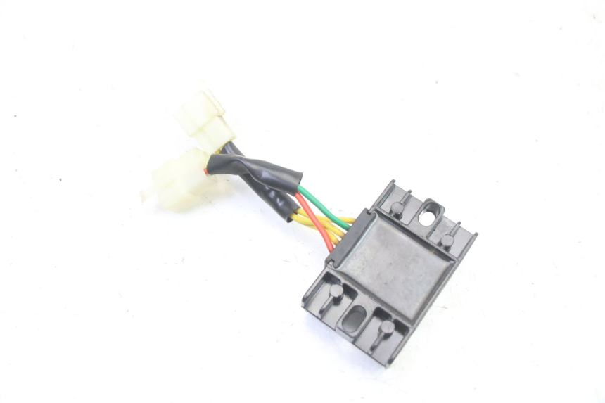 photo de RÉGULATEUR DE CHARGE PEUGEOT KISBEE 4T 50 (2018 - 2022) - Zoom état d’usage