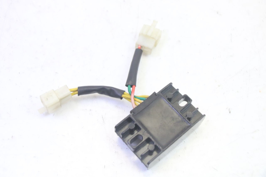 photo de RÉGULATEUR DE CHARGE PEUGEOT KISBEE 4T 50 (2018 - 2022) - Autre angle de vue