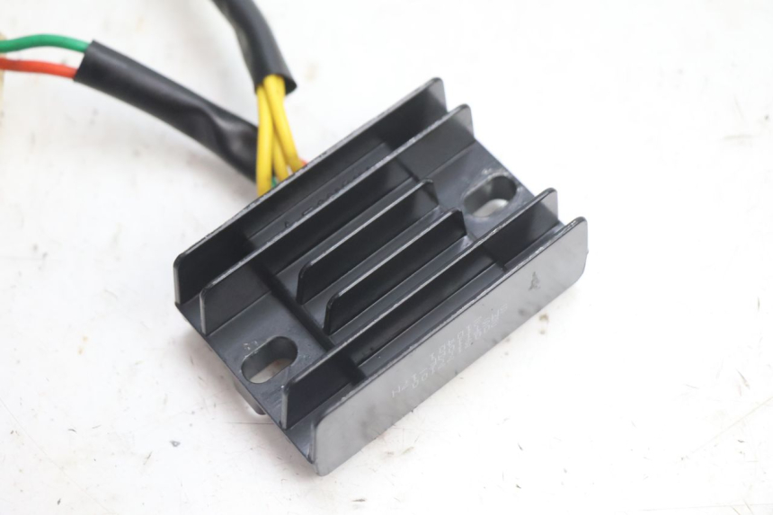 photo de RÉGULATEUR DE CHARGE PEUGEOT KISBEE 4T 50 (2018 - 2022) - Détail de la pièce