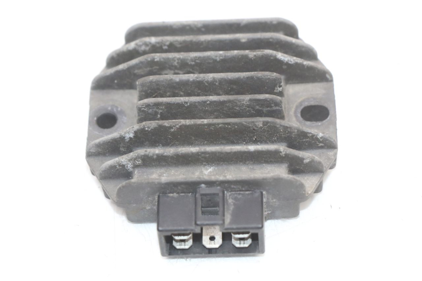 photo de REGULATEUR CHARGE RENAULT KOURANOS 125 (2001 - 2004) - Détail de la pièce