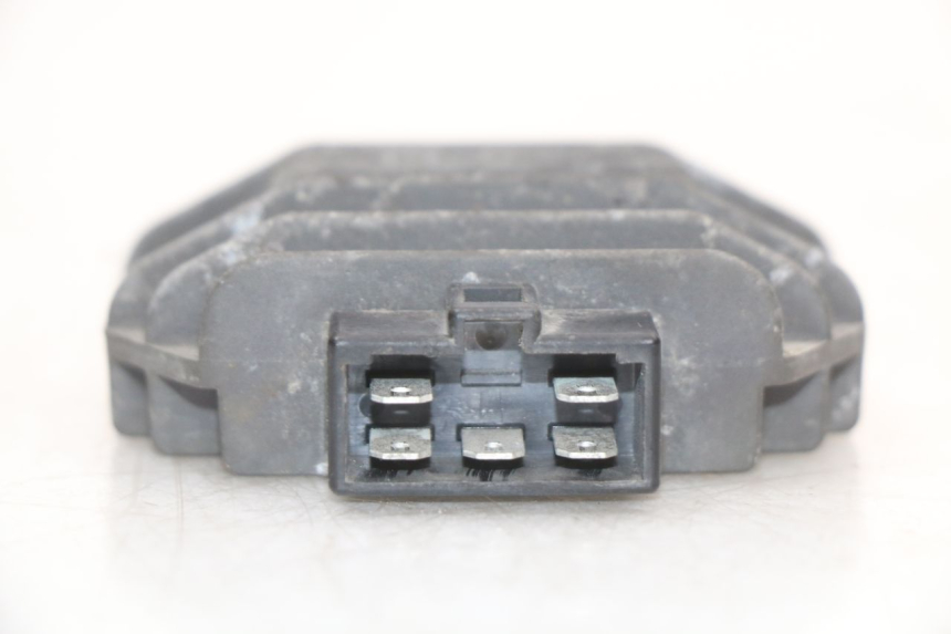 photo de REGULATEUR CHARGE RENAULT KOURANOS 125 (2001 - 2004) - Zoom état d’usage