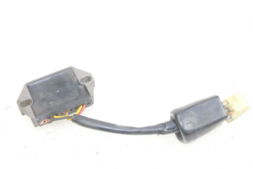 photo de RÉGULATEUR DE CHARGE KAWASAKI KXF KX-F 250 (2012 - 2014) - Gros plan technique