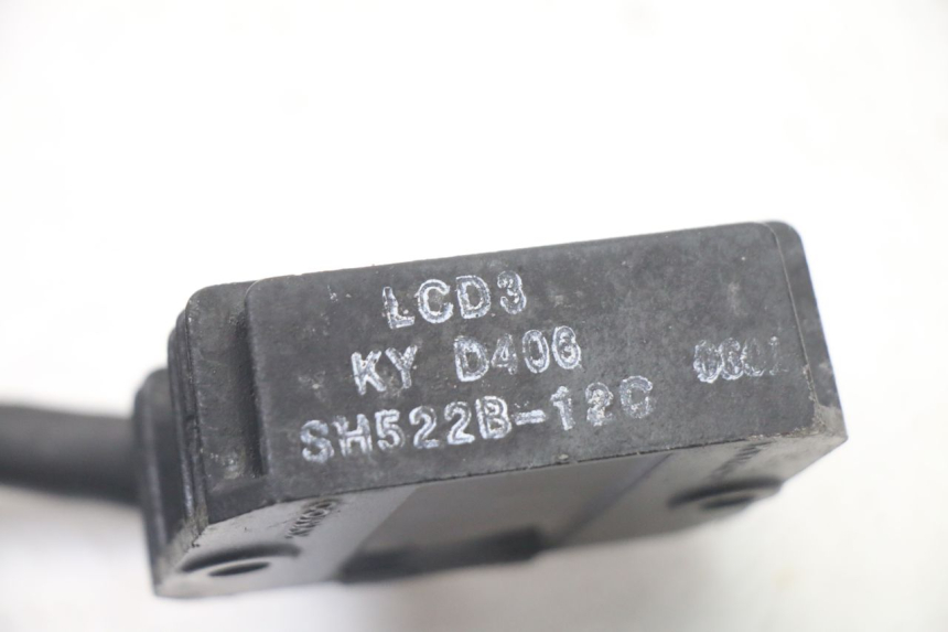 photo de REGULATEUR CHARGE KYMCO PEOPLE S 125 (2000 - 2008) - Gros plan technique