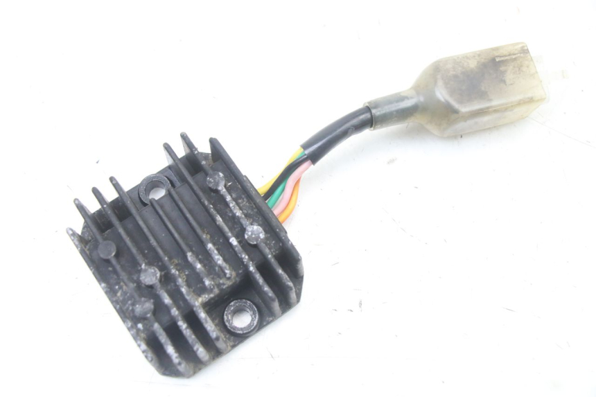 photo de REGULATEUR CHARGE KYMCO STRYKER OFF ROAD 125 (1999 - 2005) - Vue principale