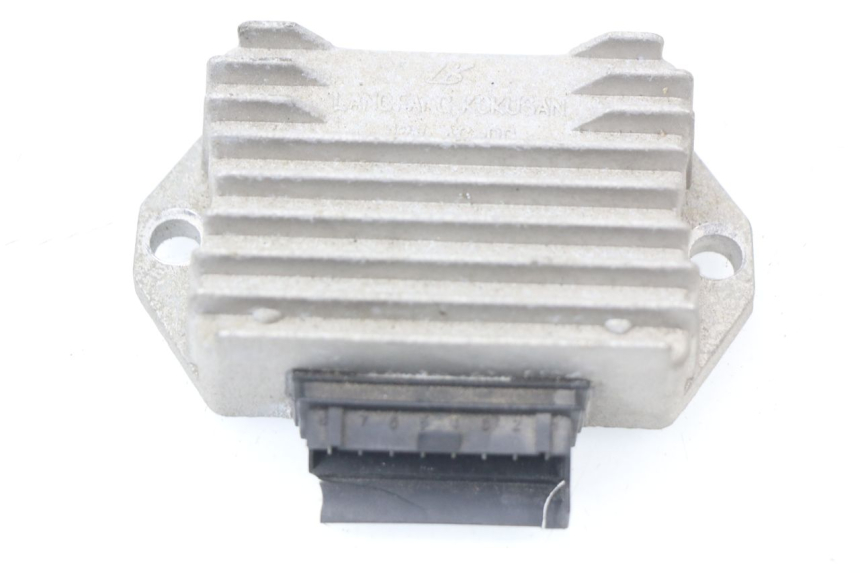 photo de REGULATEUR CHARGE PIAGGIO LIBERTY 2T 50 (2004 - 2008) - Vue principale