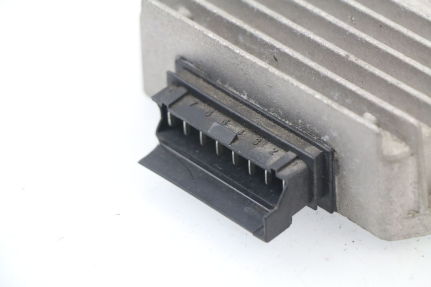 photo de REGULATEUR CHARGE PIAGGIO LIBERTY 2T 50 (2004 - 2008) - Détail de la pièce