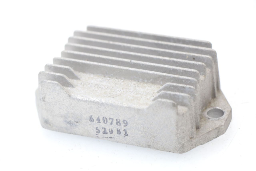 photo de REGULATEUR CHARGE PIAGGIO LIBERTY 2T 50 (2004 - 2008) - Zoom état d’usage