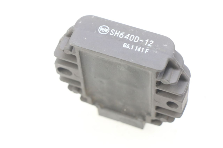 photo de REGULATEUR CHARGE PIAGGIO LIBERTY IGET 4T 50 (2015 - 2020) - Détail de la pièce