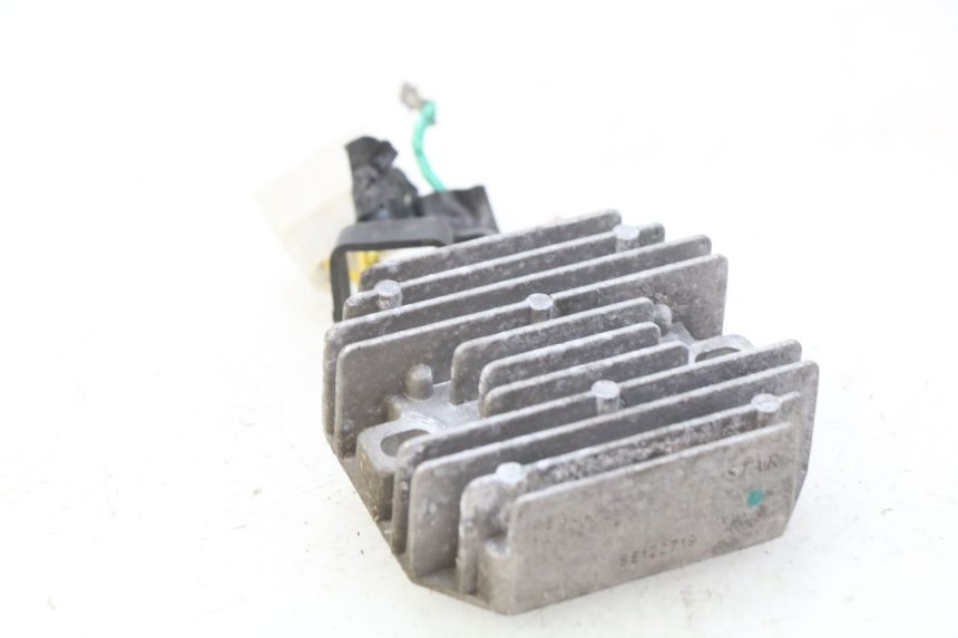 photo de REGULATEUR CHARGE PIAGGIO LIBERTY IGET 4T 50 (2015 - 2020) - Zoom état d’usage