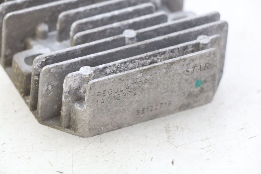 photo de REGULATEUR CHARGE PIAGGIO LIBERTY IGET 4T 50 (2015 - 2020) - Autre angle de vue