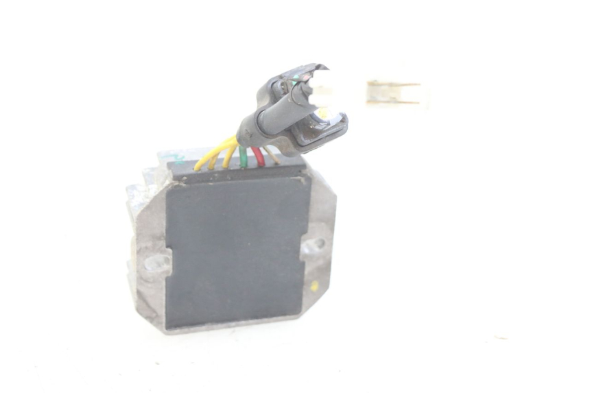 photo de REGULATEUR CHARGE PIAGGIO LIBERTY IGET 4T 50 (2015 - 2020) - Zoom état d’usage