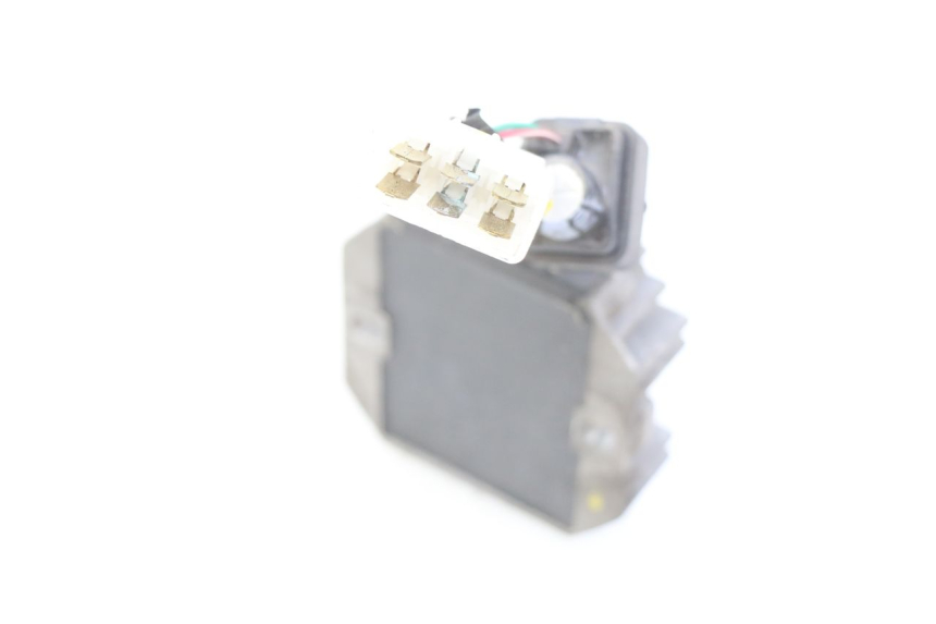 photo de REGULATEUR CHARGE PIAGGIO LIBERTY IGET 4T 50 (2015 - 2020) - Autre angle de vue