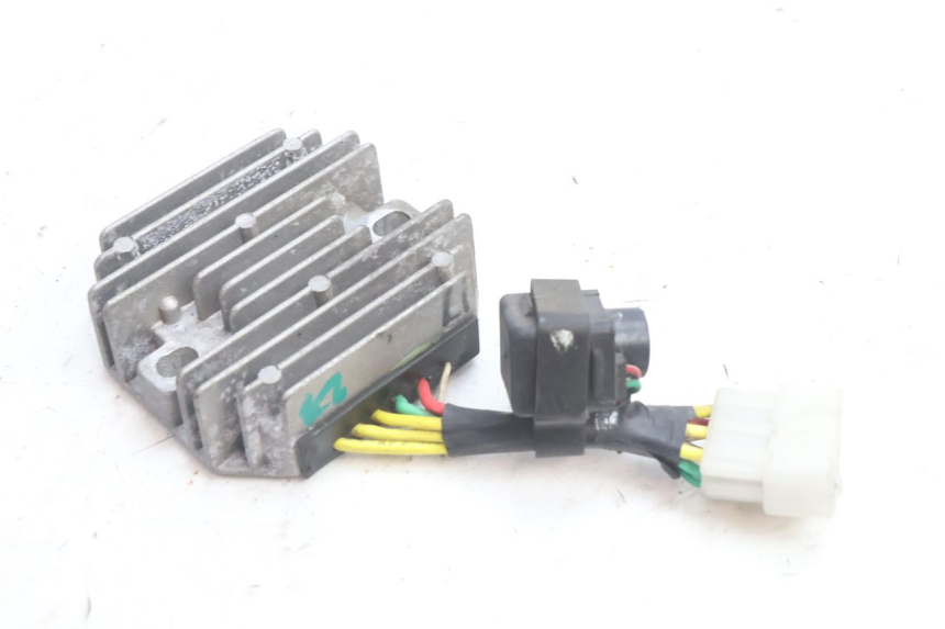 photo de REGULATEUR CHARGE PIAGGIO LIBERTY IGET 4T 50 (2021 - 2025) - Détail de la pièce
