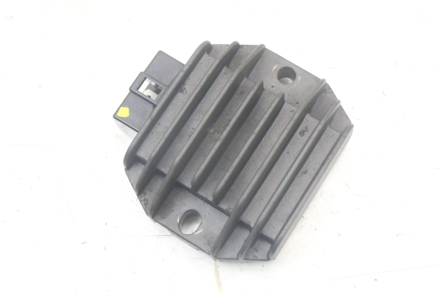 photo de REGULATEUR CHARGE PIAGGIO LIBERTY 125 (2009 - 2013) - Zoom état d’usage