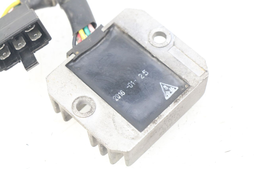 photo de REGULATEUR CHARGE KYMCO LIKE 2T 50 (2009 - 2018) - Détail de la pièce