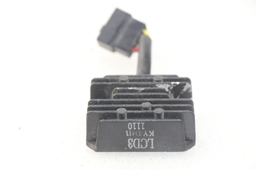 photo de REGULATEUR CHARGE KYMCO LIKE 4T 50 (2009 - 2018) - Zoom état d’usage