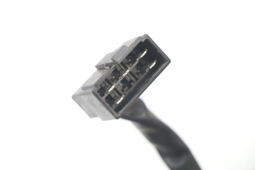 photo de REGULATEUR CHARGE KYMCO LIKE 125 (2009 - 2016) - Gros plan technique