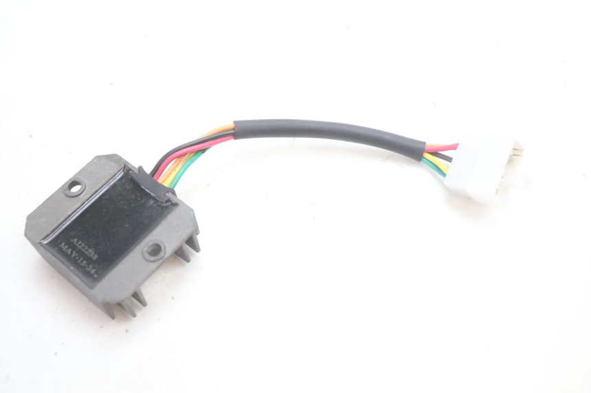 photo de REGULATEUR CHARGE KYMCO LIKE 125 (2009 - 2016) - Zoom état d’usage