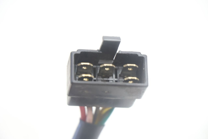 photo de REGULATEUR CHARGE KYMCO LIKE 125 (2009 - 2016) - Gros plan technique