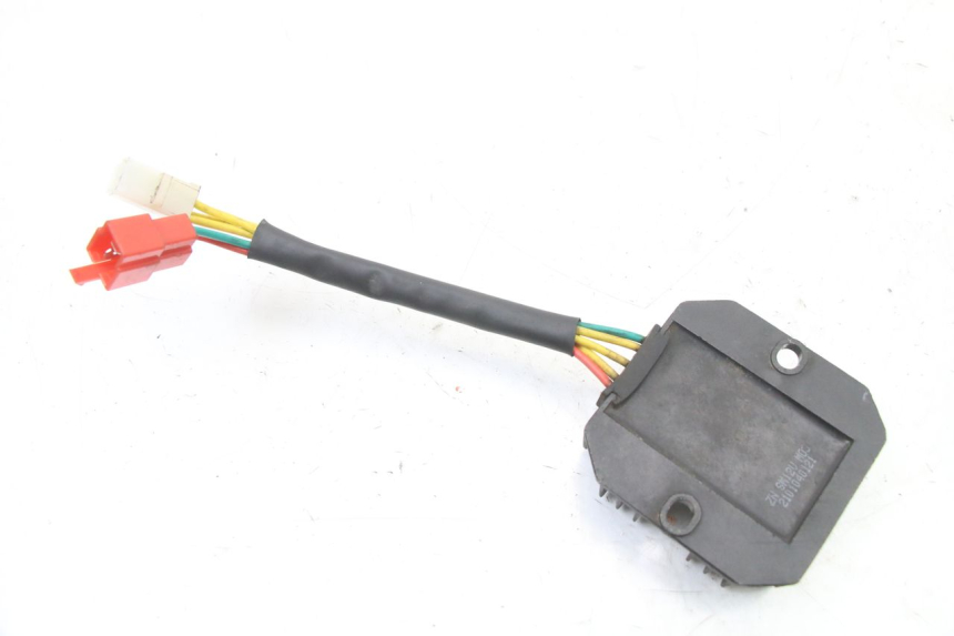 photo de REGULATEUR CHARGE LONGJIA SHARPY 125 (2020 - 2024) - Zoom état d’usage