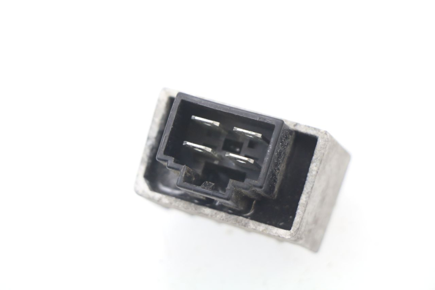 photo de REGULATEUR CHARGE PEUGEOT LUDIX 50 (2008 - 2017) - Zoom état d’usage