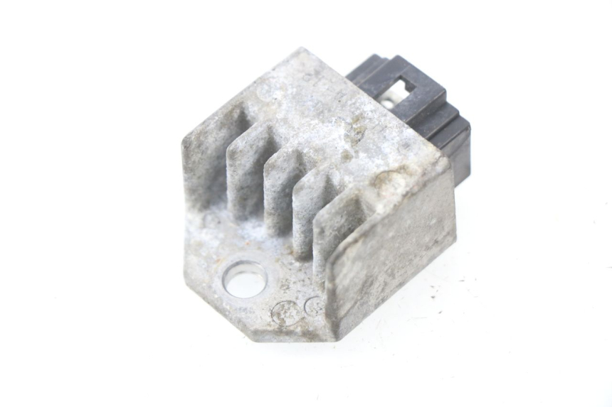 photo de REGULATEUR CHARGE PEUGEOT LUDIX 50 (2008 - 2017) - Détail de la pièce