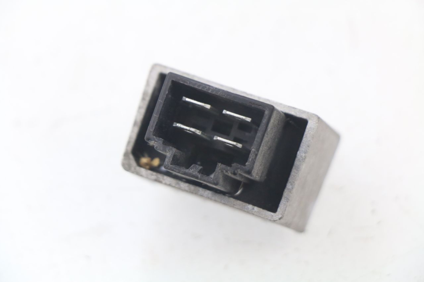 photo de REGULATEUR CHARGE PEUGEOT LUDIX 50 (2008 - 2017) - Zoom état d’usage