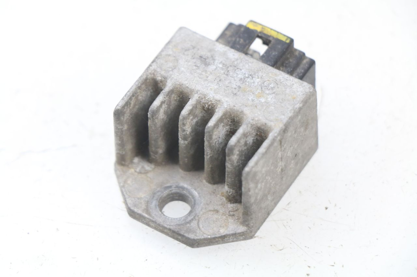 photo de REGULATEUR CHARGE PEUGEOT LUDIX 50 (2008 - 2017) - Zoom état d’usage