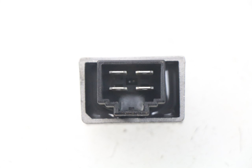 photo de REGULATEUR CHARGE PEUGEOT LUDIX 50 (2005 - 2007) - Zoom état d’usage