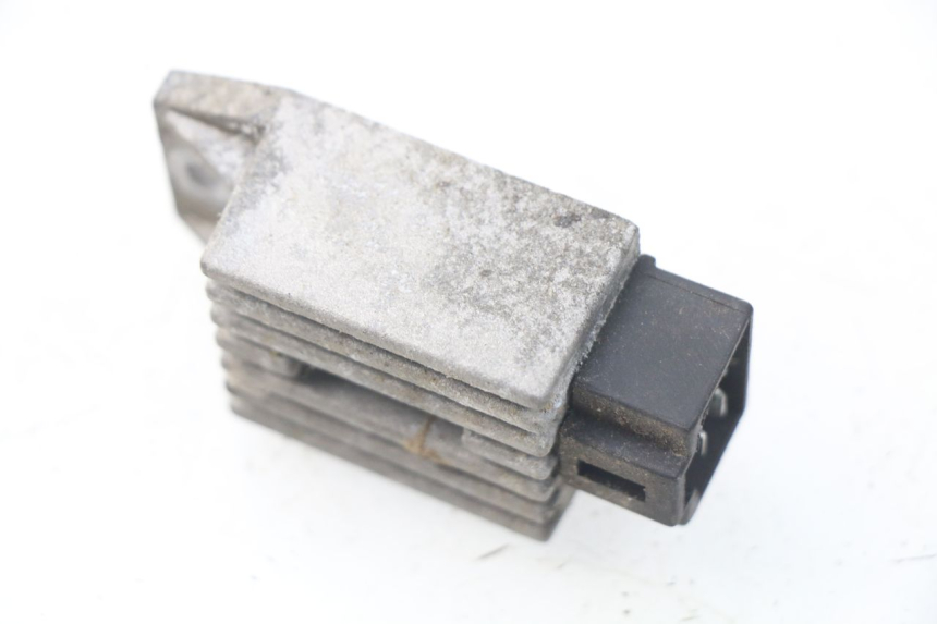 photo de REGULATEUR CHARGE PEUGEOT LUDIX 50 (2008 - 2017) - Zoom état d’usage