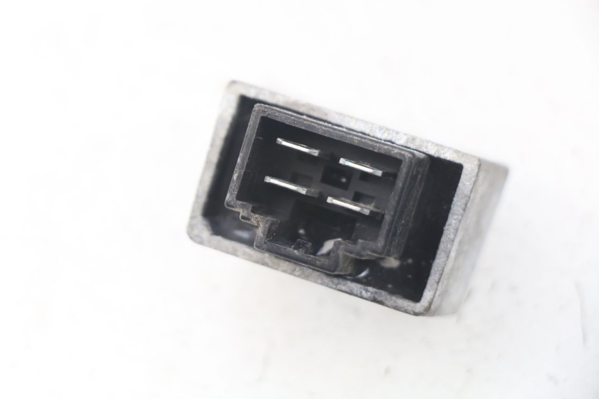 photo de REGULATEUR CHARGE PEUGEOT LUDIX 50 (2008 - 2017) - Zoom état d’usage