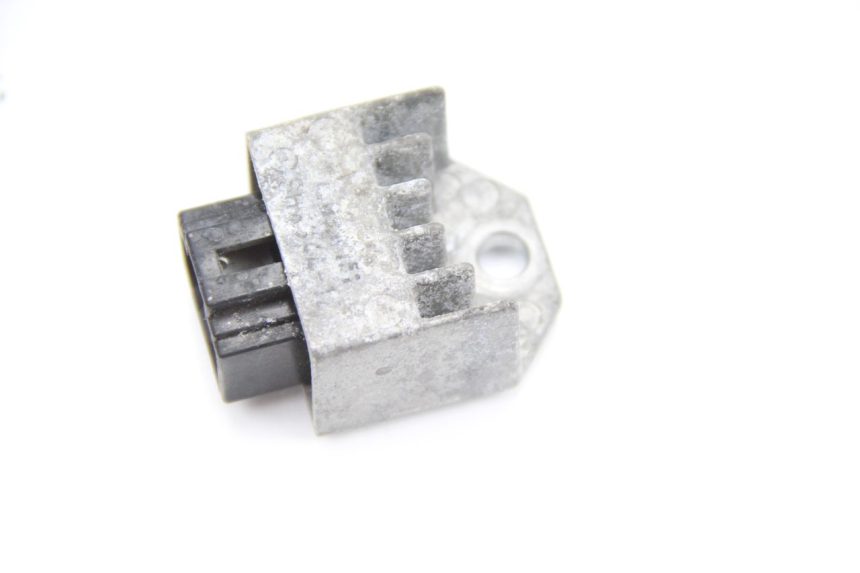 photo de REGULATEUR CHARGE PEUGEOT LUDIX 50 (2008 - 2017) - Détail de la pièce