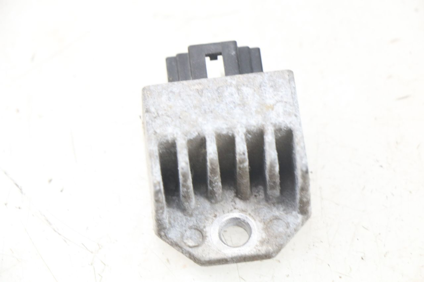 photo de REGULATEUR CHARGE PEUGEOT LUDIX 50 (2008 - 2017) - Zoom état d’usage