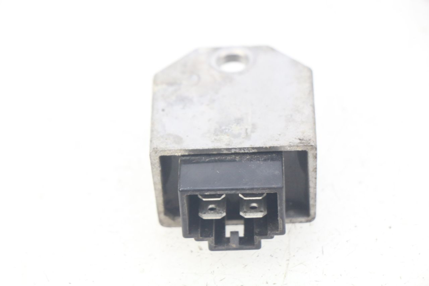 photo de REGULATEUR CHARGE PEUGEOT LUDIX 50 (2008 - 2017) - Détail de la pièce