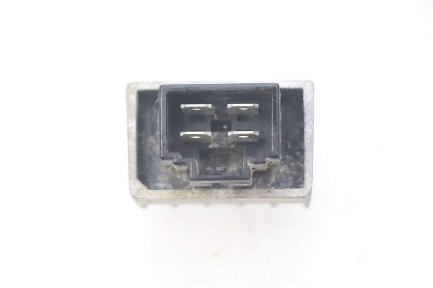 photo de REGULATEUR CHARGE PEUGEOT LUDIX 50 (2008 - 2017) - Détail de la pièce