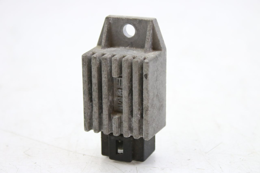 photo de REGULATEUR CHARGE PEUGEOT LUDIX 50 (2008 - 2017) - Autre angle de vue