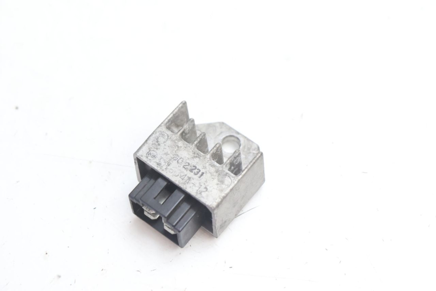 photo de REGULATEUR CHARGE PEUGEOT LUDIX 50 (2008 - 2017) - Détail de la pièce