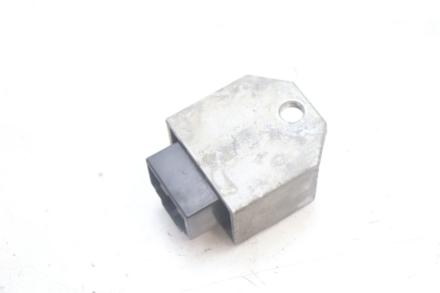 photo de REGULATEUR CHARGE PEUGEOT LUDIX 50 (2005 - 2007) - Autre angle de vue