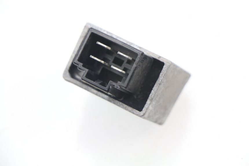 photo de REGULATEUR CHARGE PEUGEOT LUDIX ONE 50 (2005 - 2008) - Zoom état d’usage