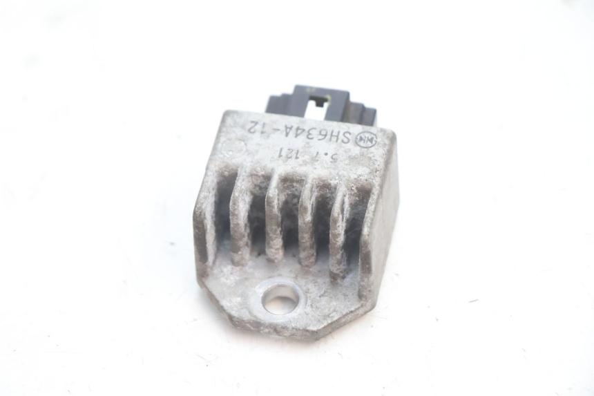 photo de REGULATEUR CHARGE PEUGEOT LUDIX ONE 50 (2004 - 2013) - Détail de la pièce
