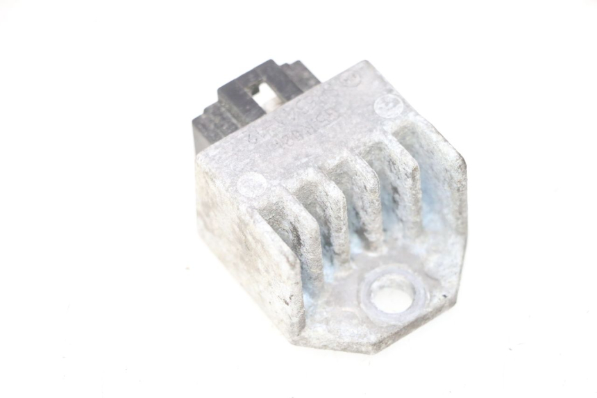 photo de REGULATEUR CHARGE PEUGEOT LUDIX ONE 50 (2004 - 2006) - Autre angle de vue
