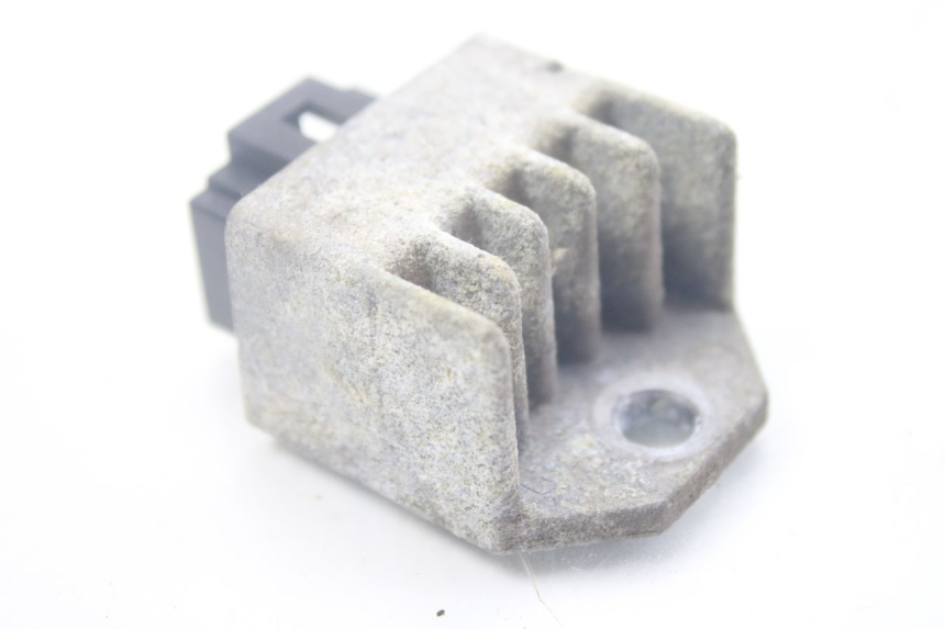 photo de REGULATEUR CHARGE PEUGEOT LUDIX SNAKE 2T 50 (2004 - 2014) - Détail de la pièce