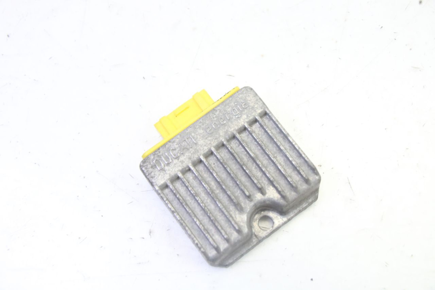 photo de REGULATEUR CHARGE PIAGGIO LXV 4T 50 (2009 - 2013) - Vue principale