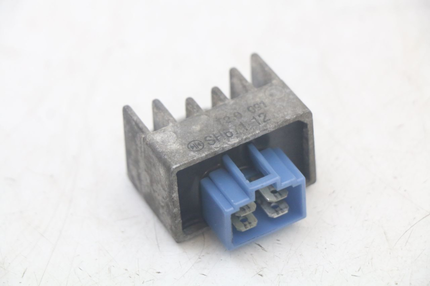 photo de REGULATEUR CHARGE MBK MACH G AC 50 (2002 - 2014) - Détail de la pièce