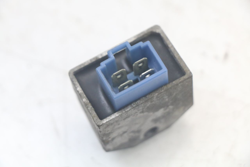 photo de REGULATEUR CHARGE MBK MACH G AC 50 (2002 - 2014) - Autre angle de vue