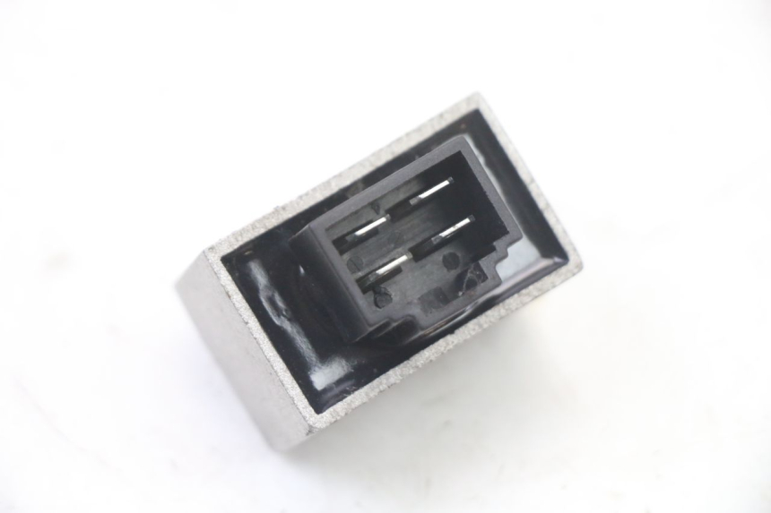 photo de REGULATEUR CHARGE MBK OVETTO ONE 2T 50 (2013 - 2017) - Autre angle de vue