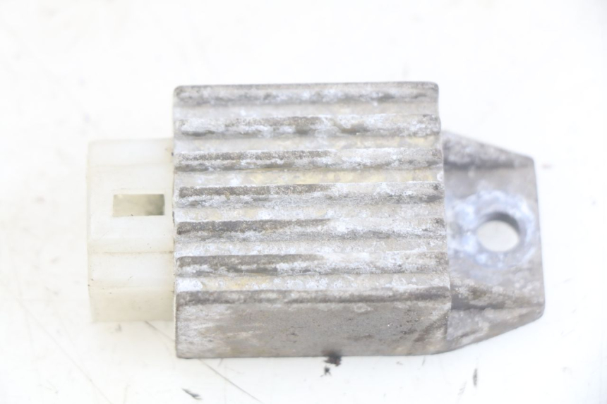 photo de RÉGULATEUR DE CHARGE SYM MIO 50 (2011 - 2017) - Vue principale