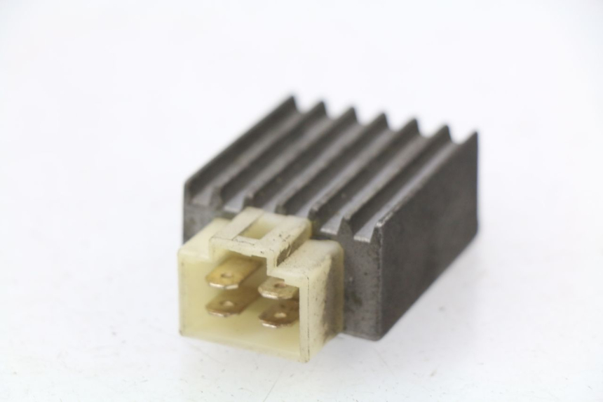 photo de REGULATEUR CHARGE LINHAI MONARCH 125 (2003 - 2005) - Zoom état d’usage