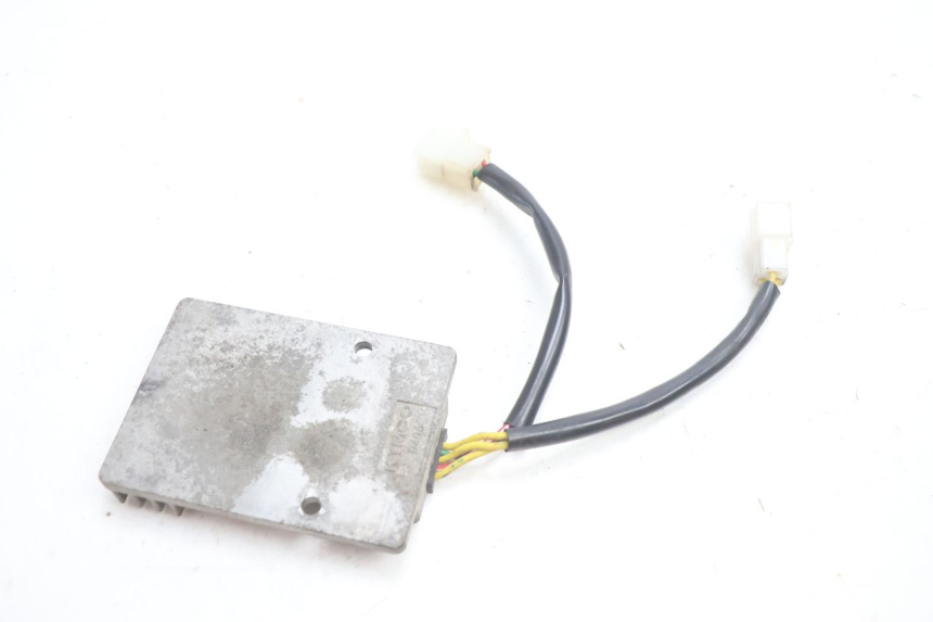 photo de REGULATEUR CHARGE KYMCO MOVIE S 125 (2009 - 2018) - Autre angle de vue